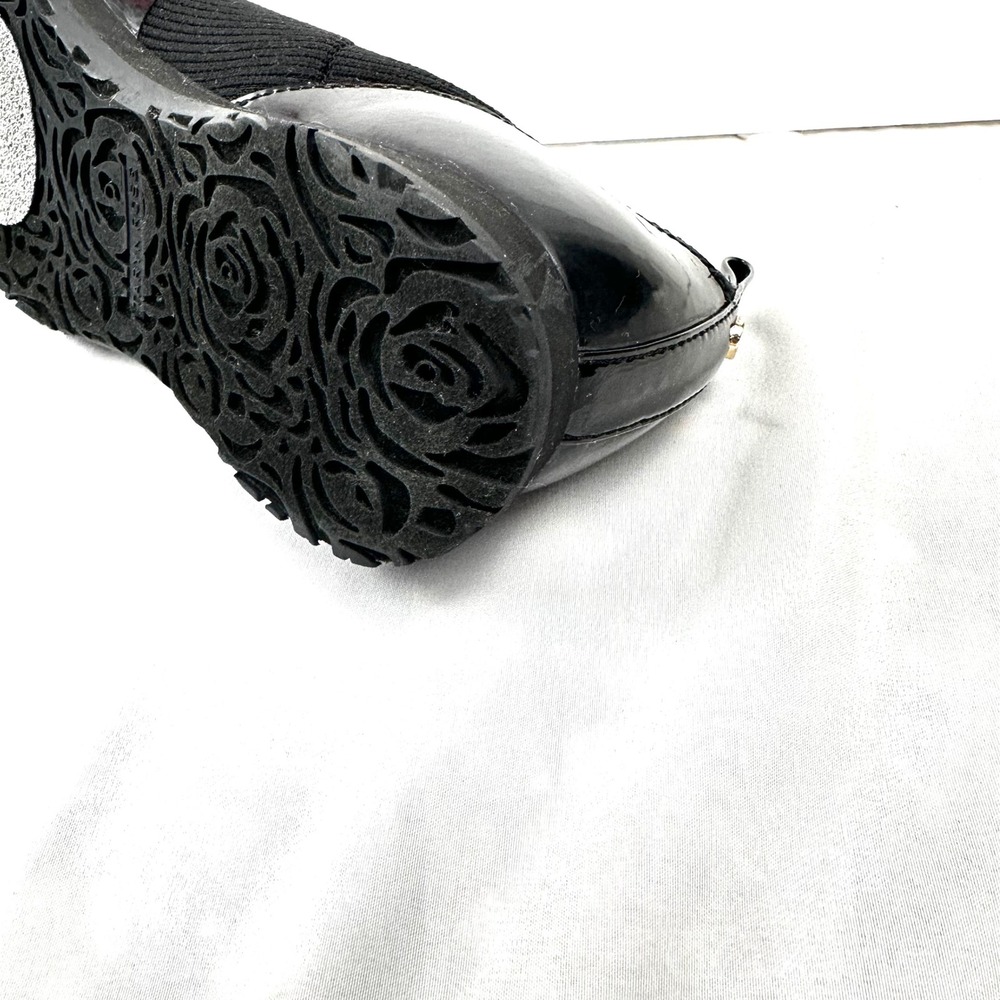 Taryn Rose Cara Knit Rose Embroidered Patent Slip On Sneakers Womens SZ 8 Black - Picture 8 of 16